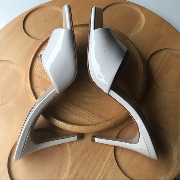 STEVE MADDEN | Avoid Beige Patent Open Square Toe Stiletto Slide Sandals Sz 8.5 - Picture 4 of 9